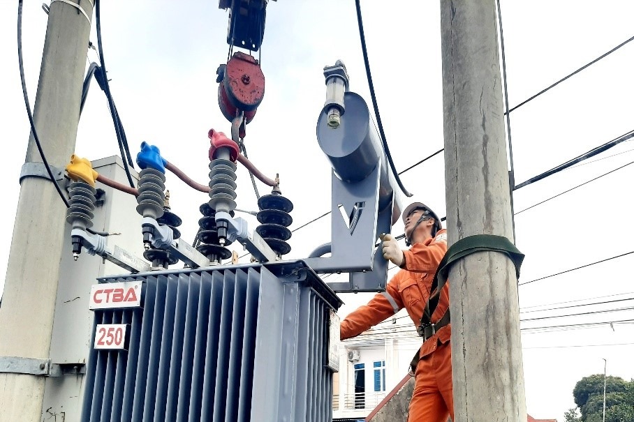 Xã Nguyên Hòa: Nâng cao chất lượng tiêu chí điện trong xây dựng nông thôn mới